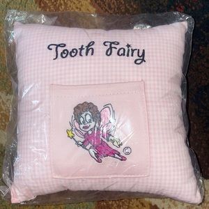 Taylor's Tooth pillow (with a pocket)